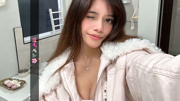 Full leaked Eeeveenara private onlyfans photo