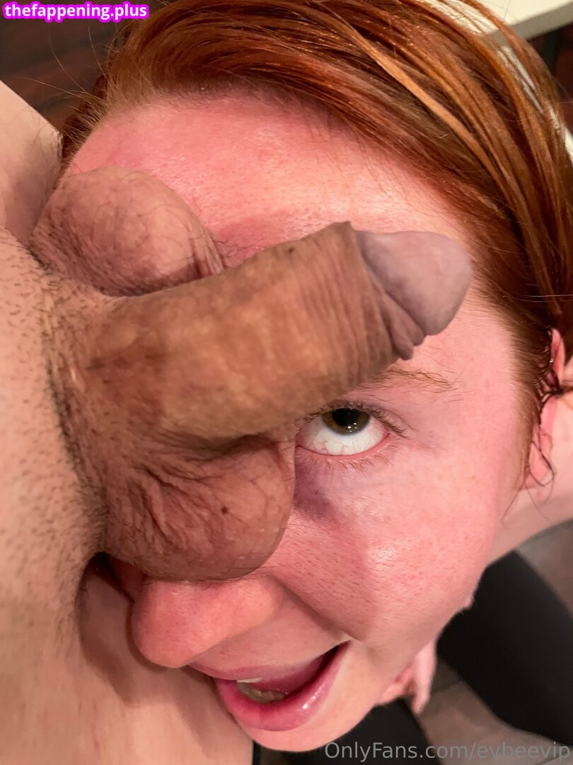 Eevee Bee / Eeveebeeshow / eevee_bee / eeveebee Photo OnlyFans Nu #13