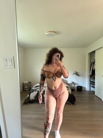 Full leaked Egg private photo