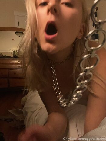Full leaked Eggshellfriend private photo