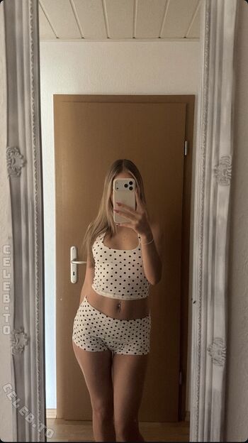 Full leaked Einfachlia private photo