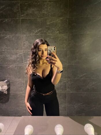 Full leaked Ela kavak private photo