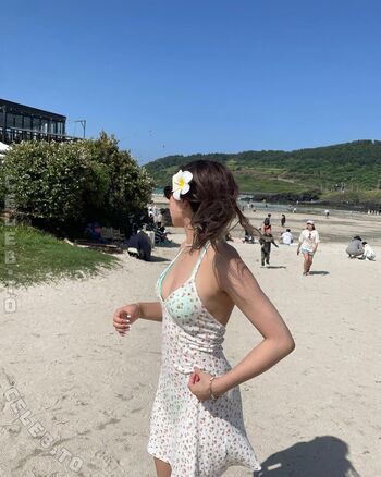 Full leaked Elaine gu private photo
