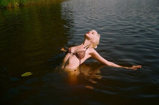 Full leaked Electric blonde private onlyfans photo