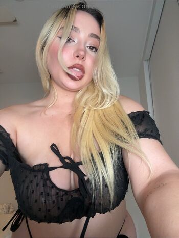 Full leaked Elenasainte private photo