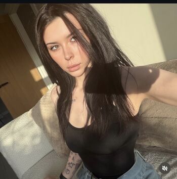 Full leaked Elerievans private photo