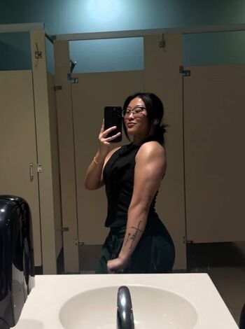 Full leaked Elexiz vang private onlyfans photo