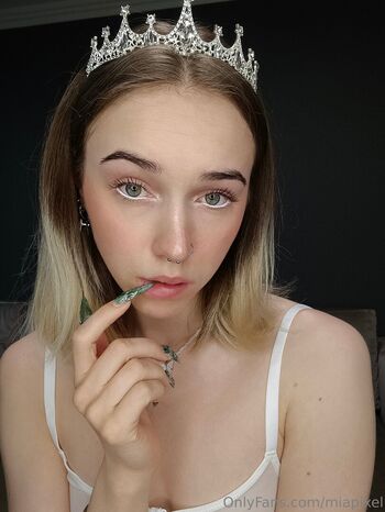 Full leaked Eliamber page private onlyfans photo