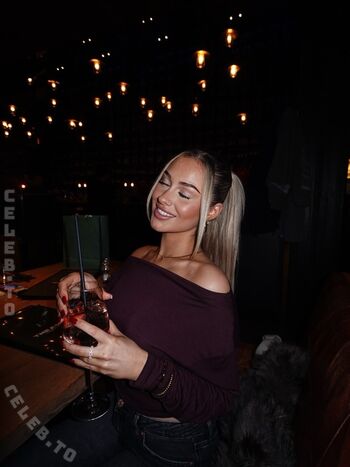 Full leaked Elianabajrami page private onlyfans photo