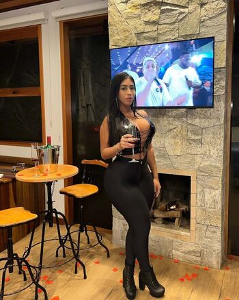 Full leaked Elicaandradee private onlyfans photo