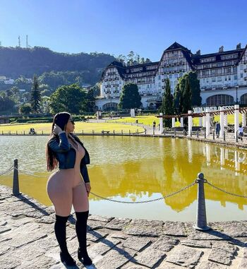 Full leaked Elicaandradee private onlyfans photo