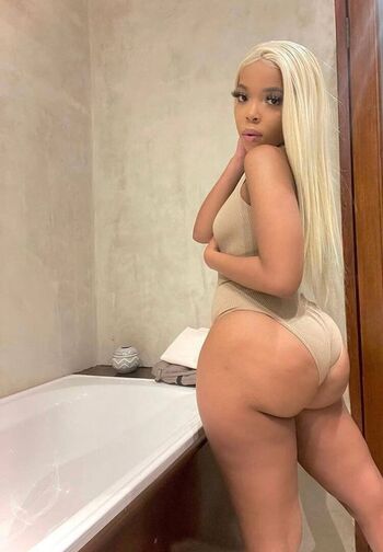 Full leaked Eliizabeth robinson private onlyfans photo