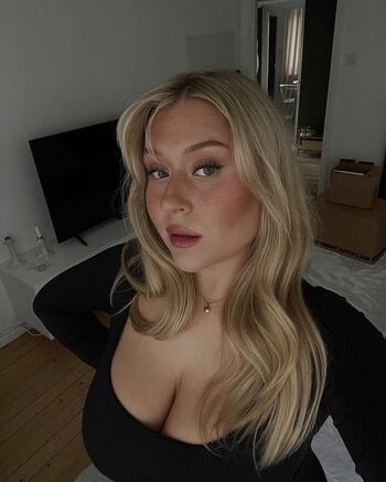 Full leaked Elin w private photo