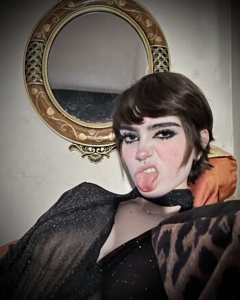 Full leaked Elinoiiddx private photo