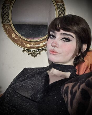 Full leaked Elinoiiddx private photo