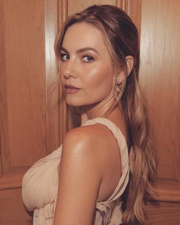 Full leaked Elish cuthbert private photo