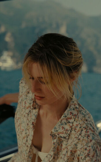 Full leaked Elizabeth debicki private photo