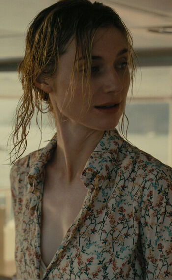 Full leaked Elizabeth debicki private photo