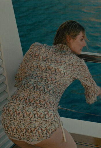 Full leaked Elizabeth debicki private photo