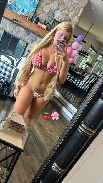 Full leaked Elizabeth m page private onlyfans photo