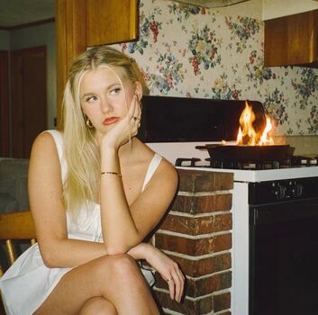 Full leaked Elizabeth nichols private photo