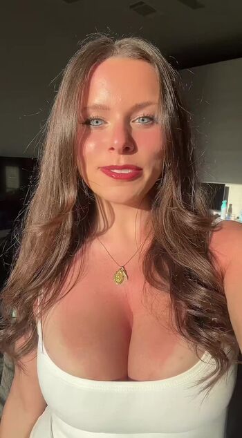 Full leaked Elizabeth owens private photo