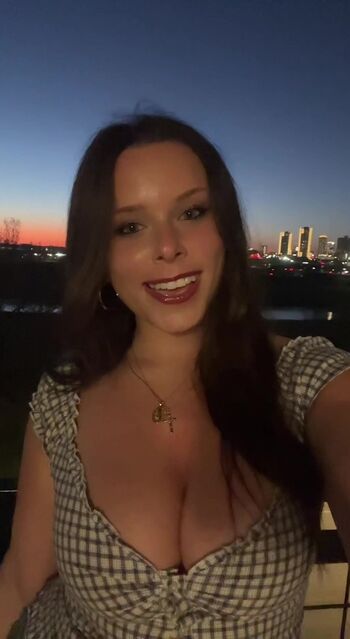 Full leaked Elizabeth owens private photo