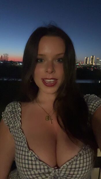 Full leaked Elizabeth owens private photo