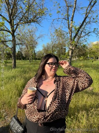 Full leaked Elizabeth swon private photo