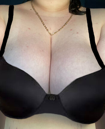 Full leaked Elizabrowne private photo