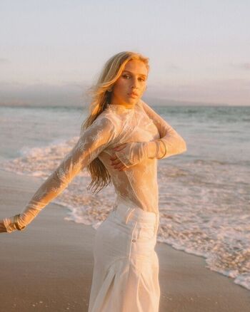 Full leaked Ella horan page private onlyfans photo