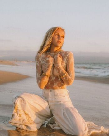 Full leaked Ella horan page private onlyfans photo