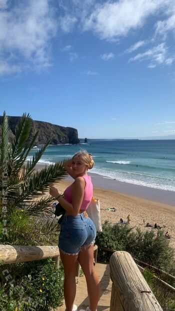 Full leaked Ella kania private onlyfans photo