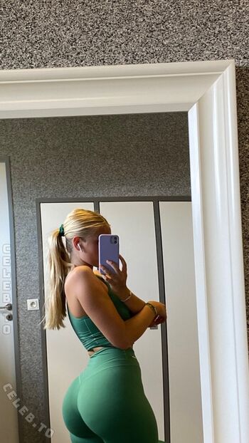 Full leaked Ella kania private onlyfans photo