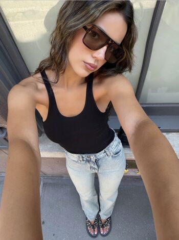 Full leaked Ella mendelsohn page private photo