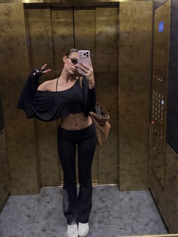 Full leaked Ella mendelsohn page private photo