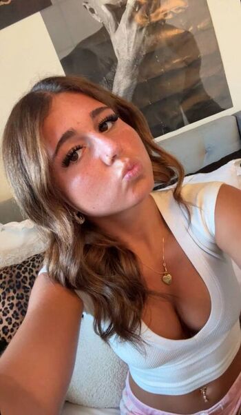 Full leaked Ellabk private photo