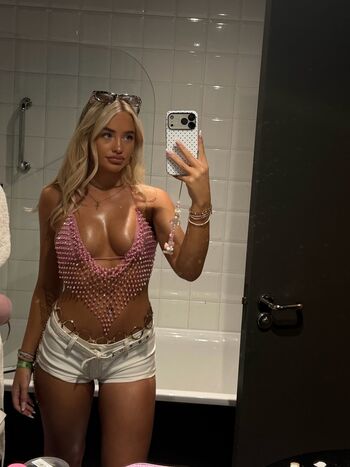 Full leaked Ellagbradley private photo