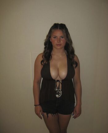 Full leaked Ellamacpherson private onlyfans photo