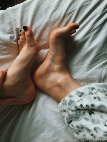 Full leaked Ellbat private onlyfans photo