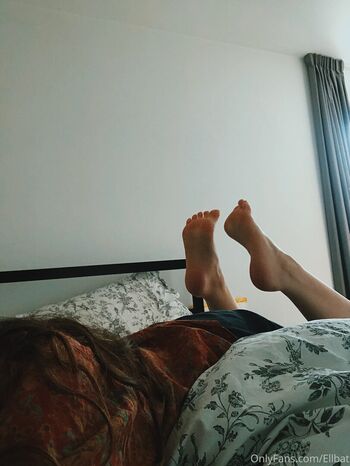 Full leaked Ellbat private onlyfans photo