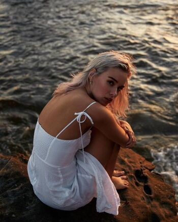 Full leaked Elle chapman private onlyfans photo