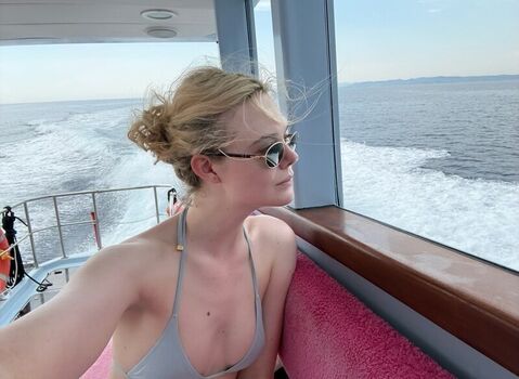 Full leaked Elle fanning page private photo