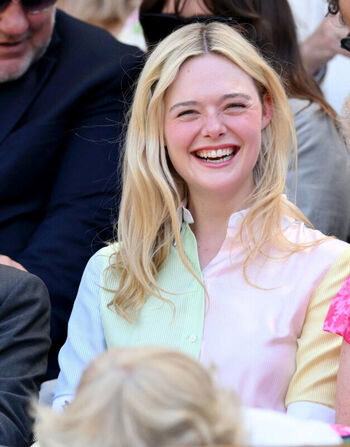 Full leaked Elle fanning private photo