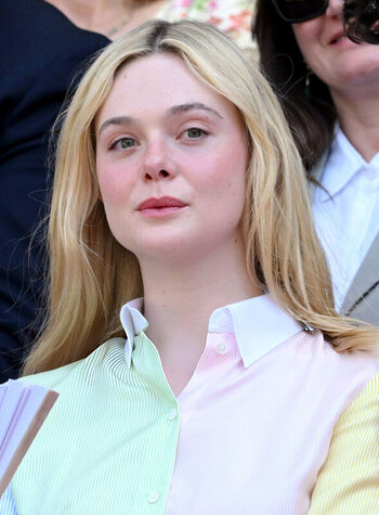 Full leaked Elle fanning private photo