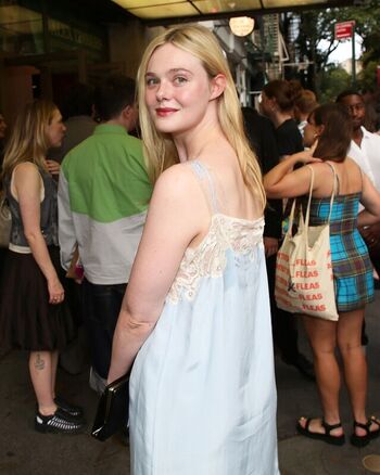 Full leaked Elle fanning page private photo