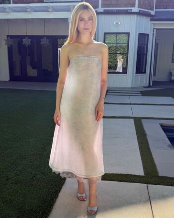 Full leaked Elle fanning page private photo