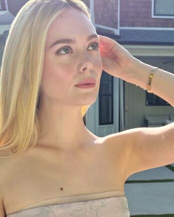 Full leaked Elle fanning page private photo