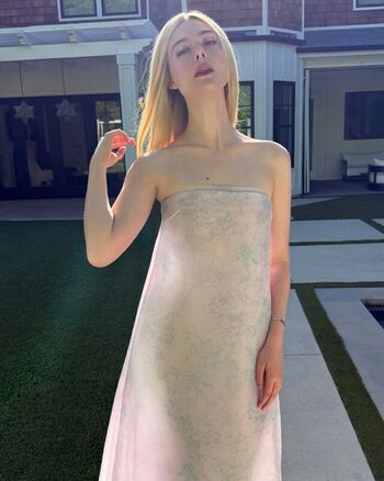 Full leaked Elle fanning page private photo