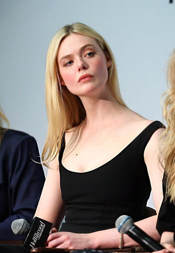 Full leaked Elle fanning page private photo